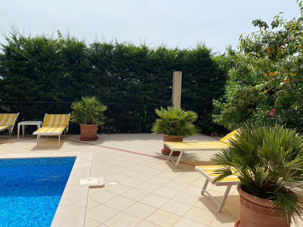 Apartments Villa Viktoria Tivat Exterior foto