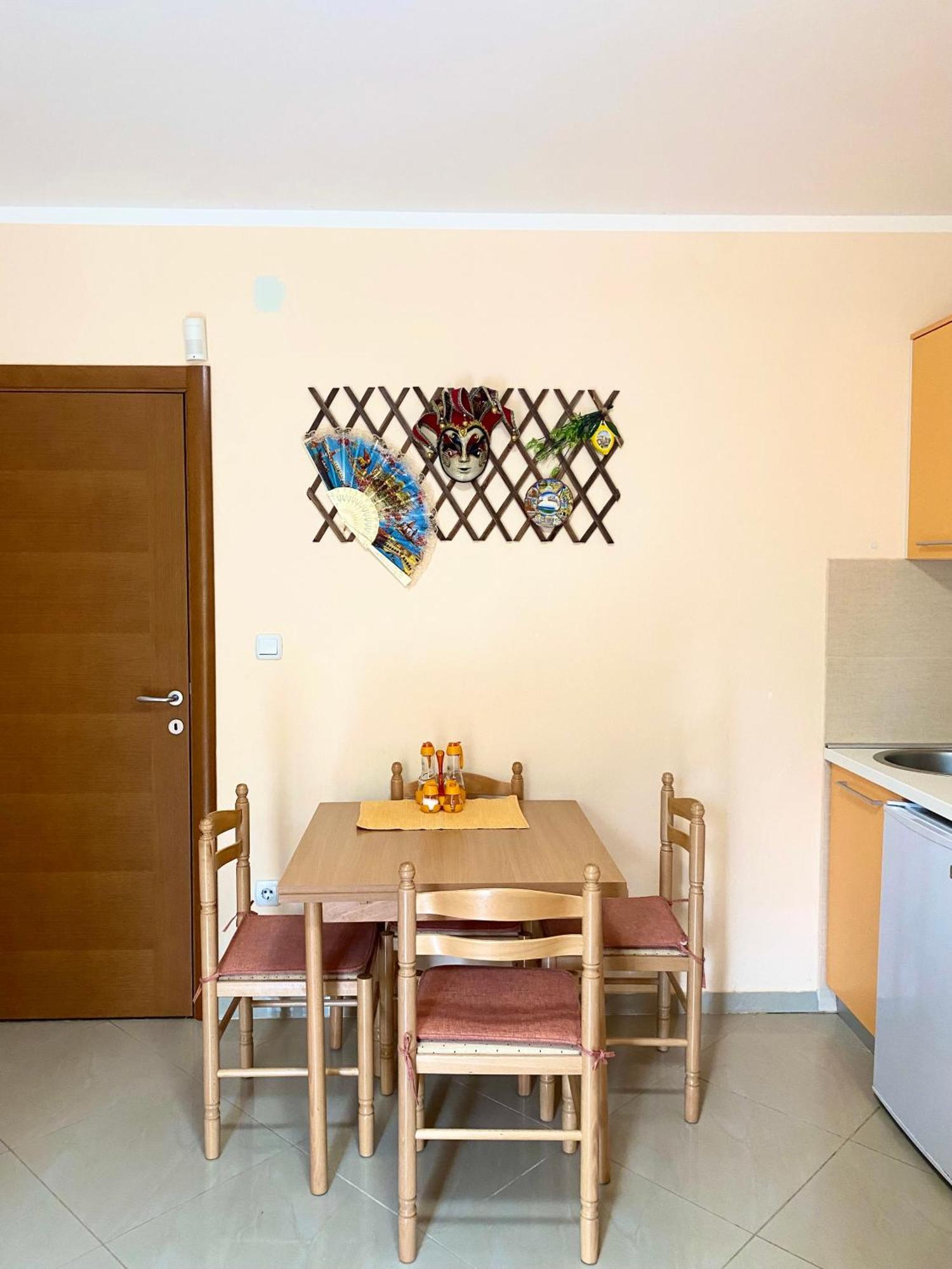 Apartments Villa Viktoria Tivat Exterior foto
