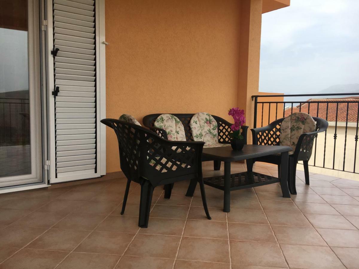 Apartments Villa Viktoria Tivat Exterior foto