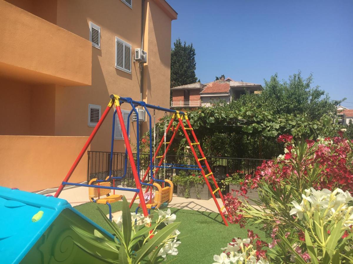 Apartments Villa Viktoria Tivat Exterior foto